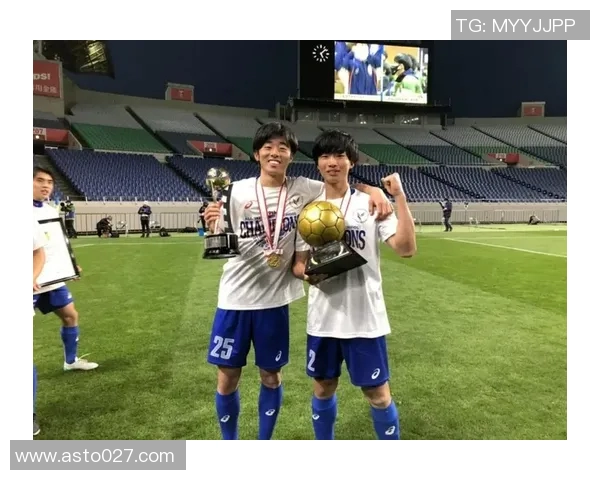 足球明星与床笠学生的奇妙邂逅揭示了青春与梦想的交汇点