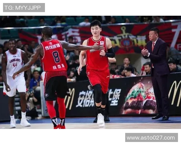 深圳羽毛球队在城市联赛积分榜上以75分稳居第一名展现强劲实力