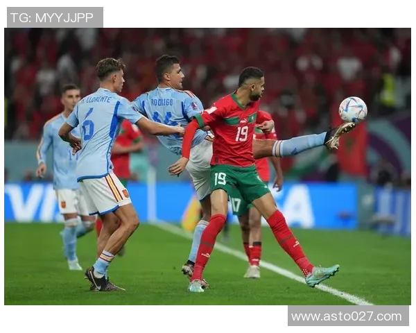 璀璨足球明星灯箱照片展现球场魅力与激情的完美瞬间 璀璨足球明星灯箱照片展现球场魅力与激情的完美瞬间