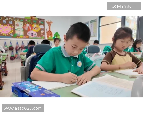 足球明星纷纷迎来儿子新生代球场外的父爱与传承之路 足球明星纷纷迎来儿子新生代球场外的父爱与传承之路